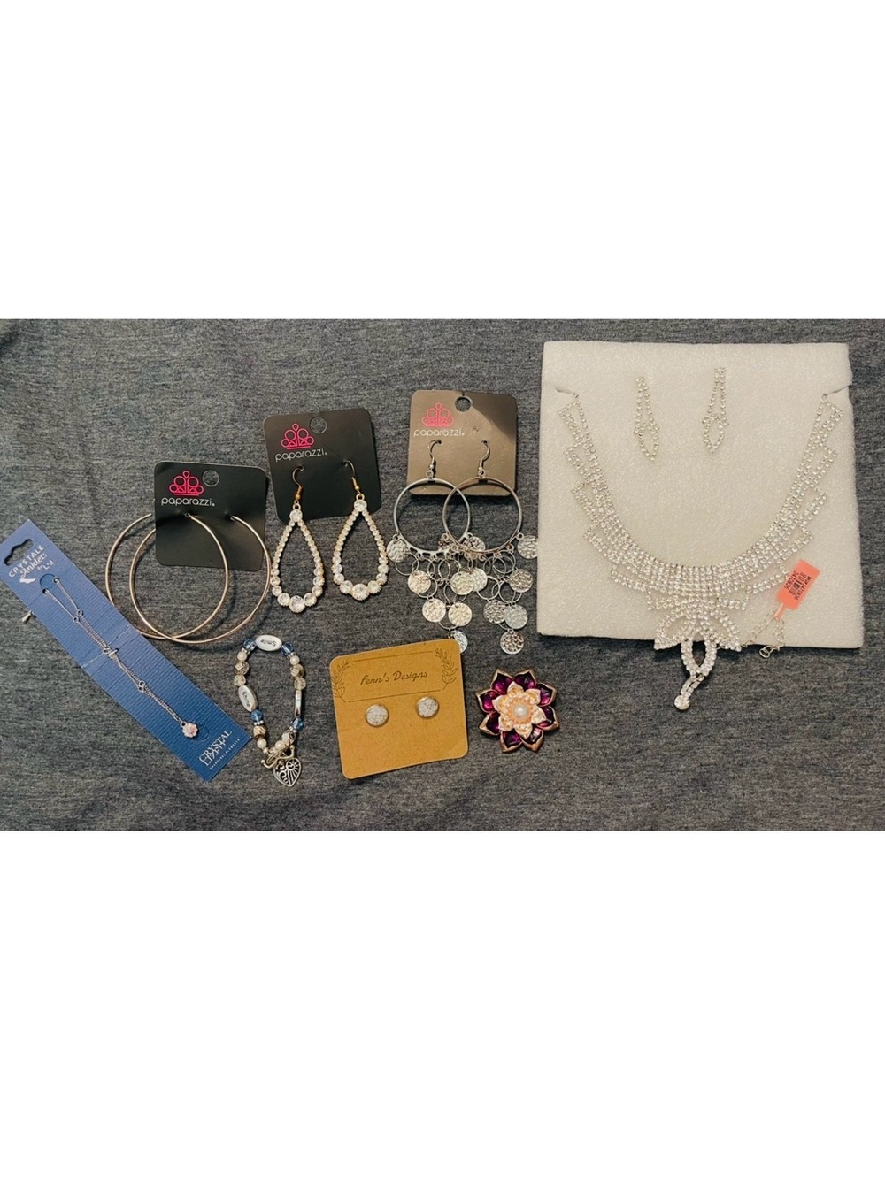 Jewelry LOT! - Silver/Gold-toned fashion jewelry
